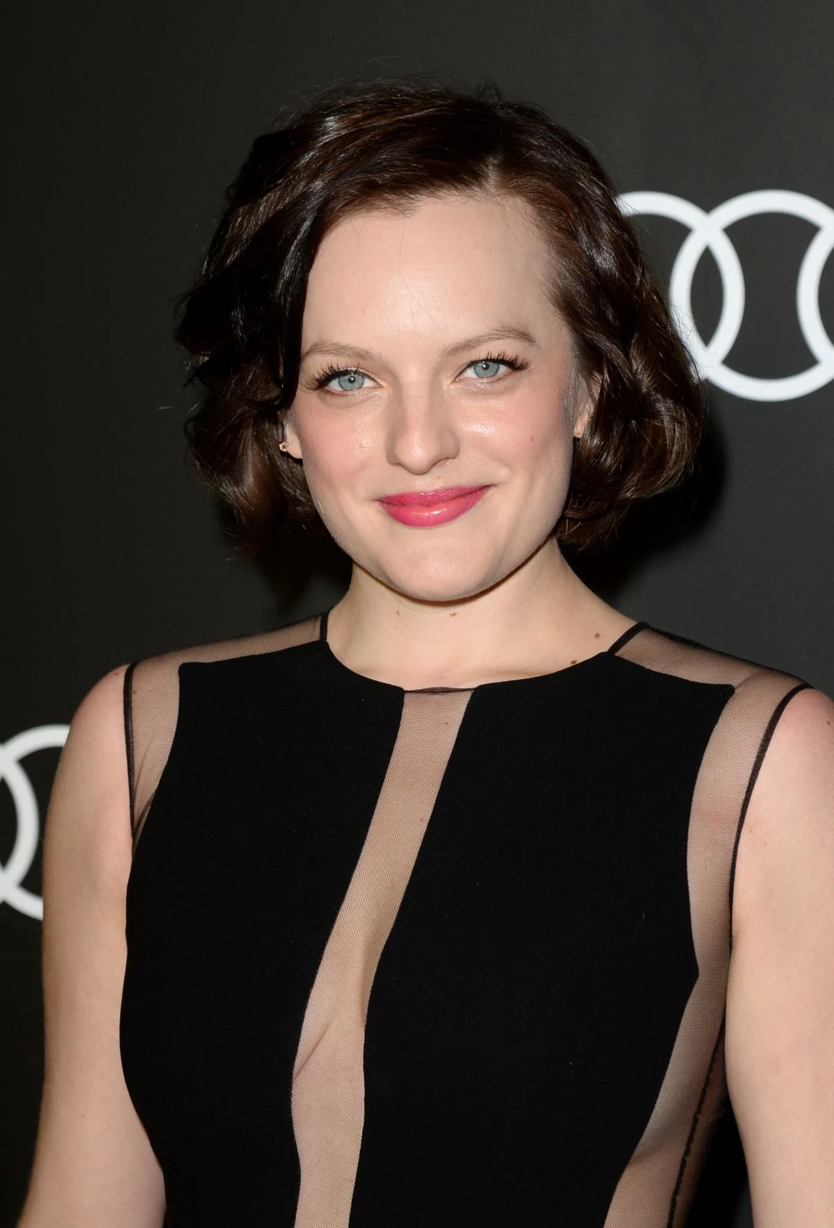 elisabeth moss offred