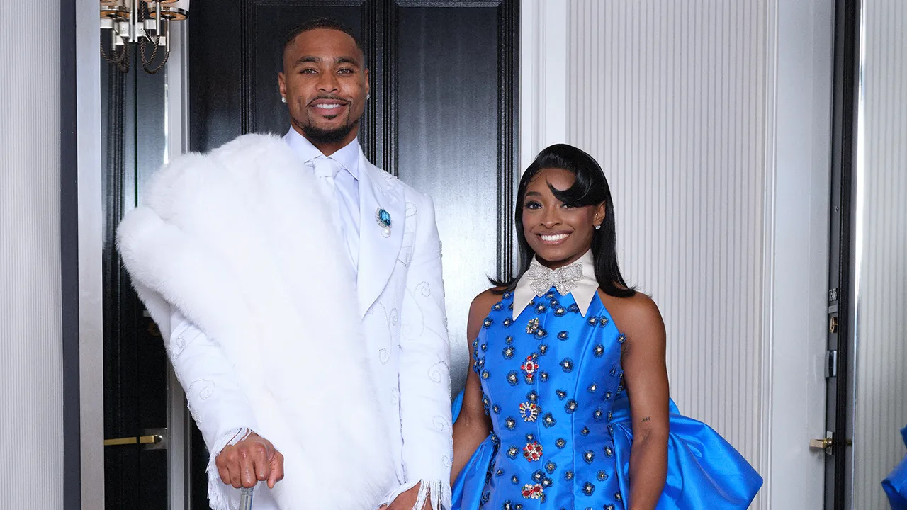 metgala 2025 simonebiles jonathanowens 247 rtvfinal