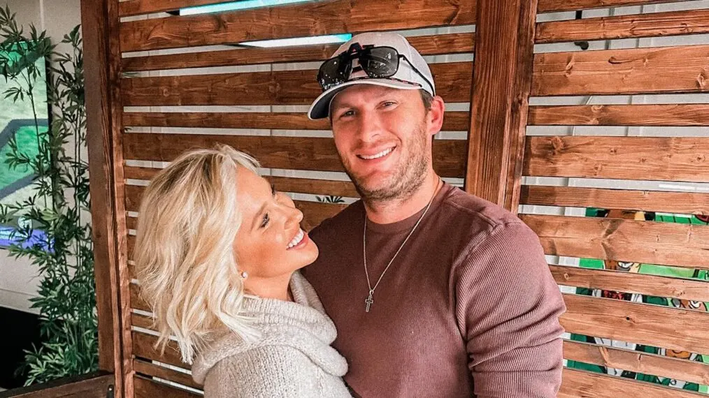 savannah chrisley robert shiver 1014x570